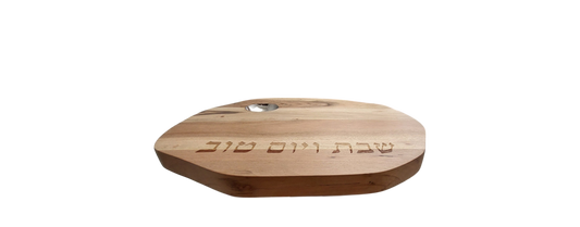 Oválné prkénko na Chalu z akáciového dřeva se slánkou