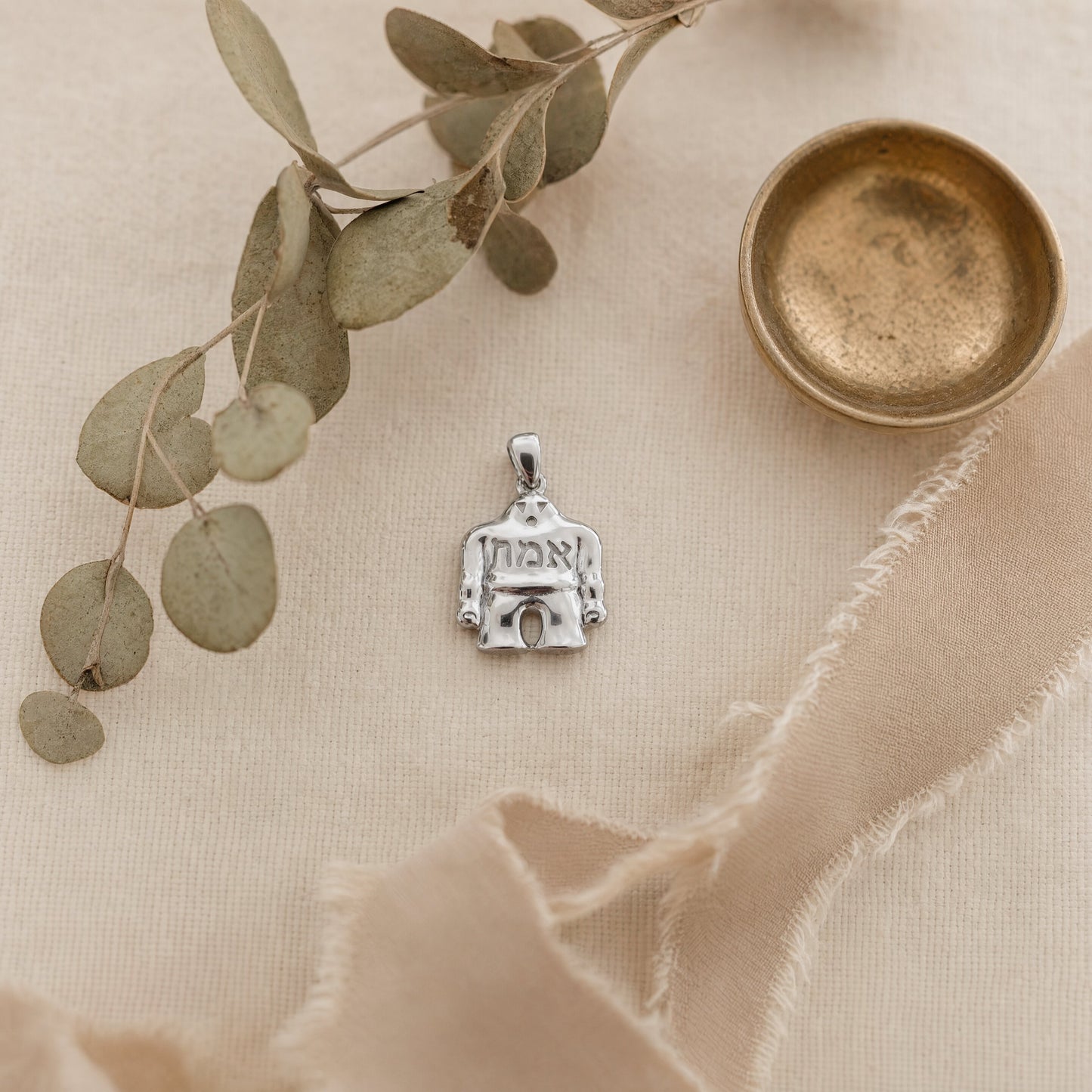 Silver Pendant Golem - Figure