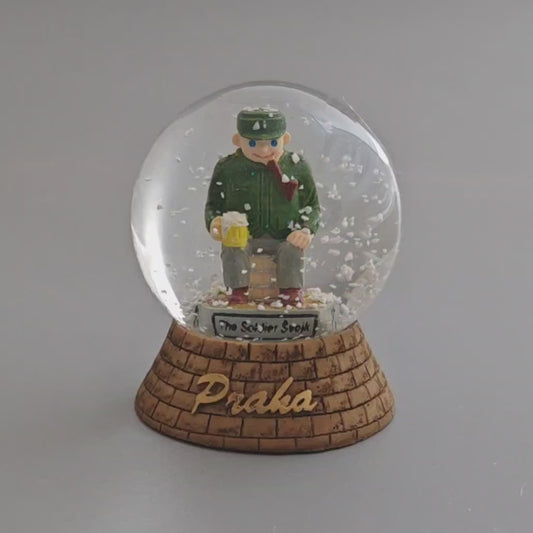 Snow Globe - Brave Soldier  Švejk with beer